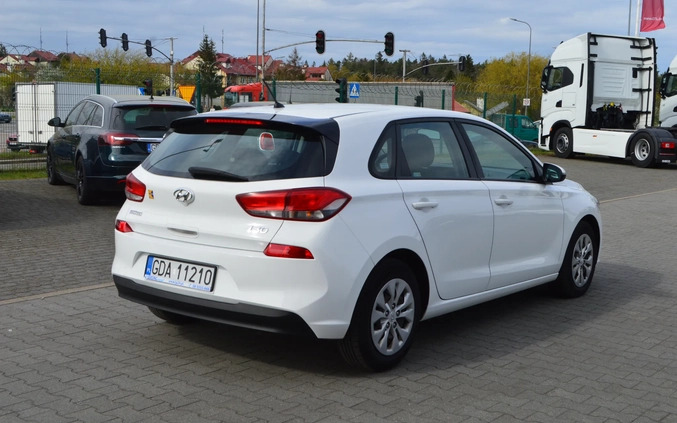 Hyundai I30 cena 29889 przebieg: 301850, rok produkcji 2017 z Zduńska Wola małe 191